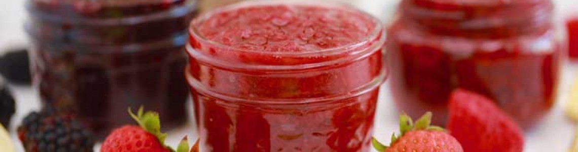 مربای توت فرنگی مربای توت فرنگی