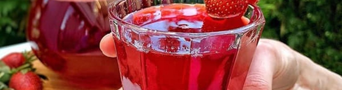 شربت توت فرنگی شربت توت فرنگی