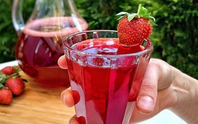 شربت توت فرنگی شربت توت فرنگی