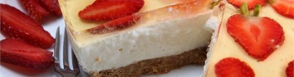 ژله کیک توت فرنگی ژله کیک توت فرنگی