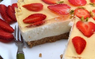 ژله کیک توت فرنگی ژله کیک توت فرنگی