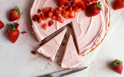 کیک توت فرنگی  کیک توت فرنگی