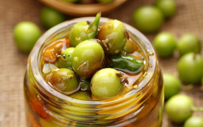 ترشی گوجه سبز ترشی گوجه سبز