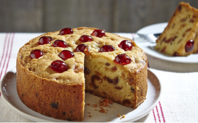 کیک آلبالو خانگی کیک آلبالو خانگی