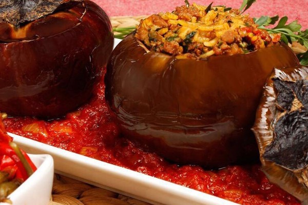 تزیین  دلمه بادمجان 