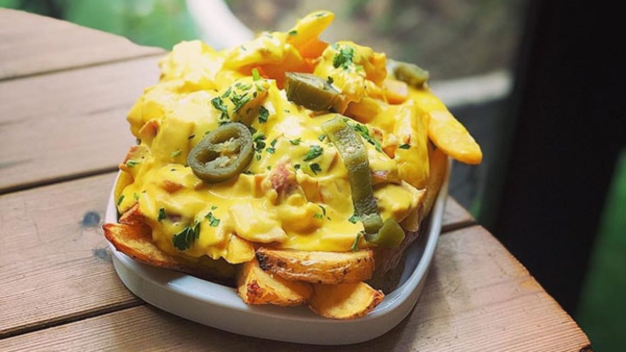 طرز تهیه سیب زمینی و پنیر رستورانی