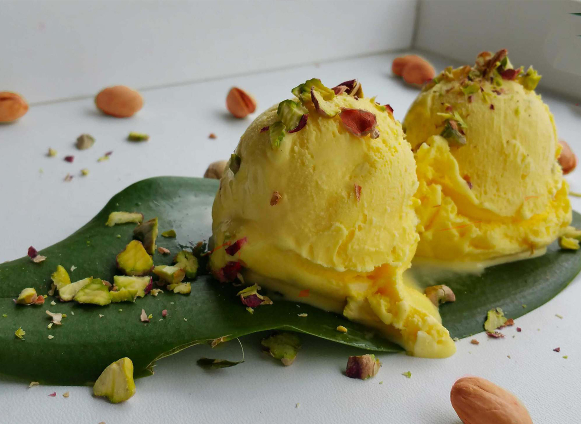 مواد لازم برای تهیه بستنی سنتی