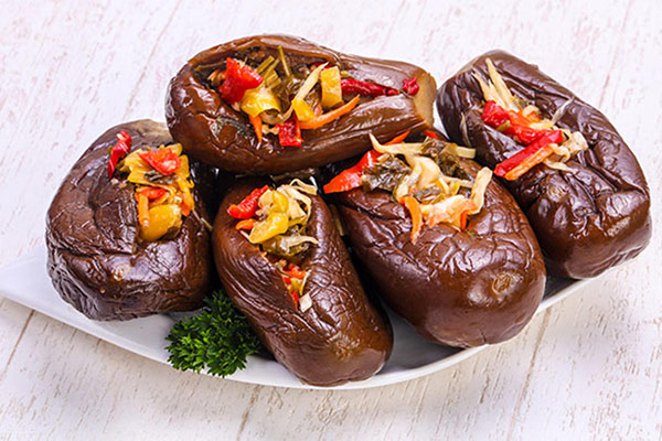 نکات مهم در تهیه ترشی بادمجان شکم پر