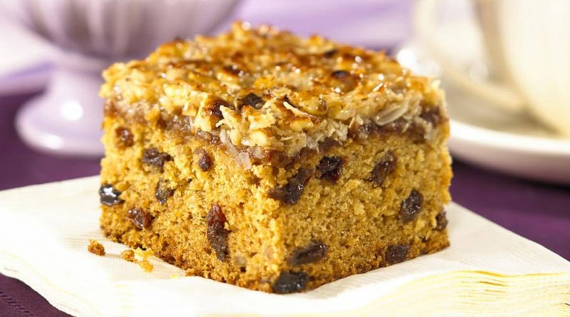 طرز تهیه کیک کشمشی