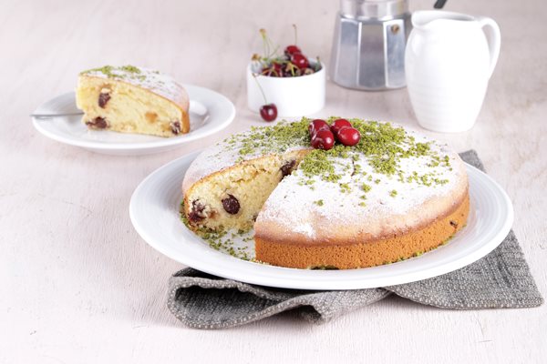 کیک آلبالو خانگی